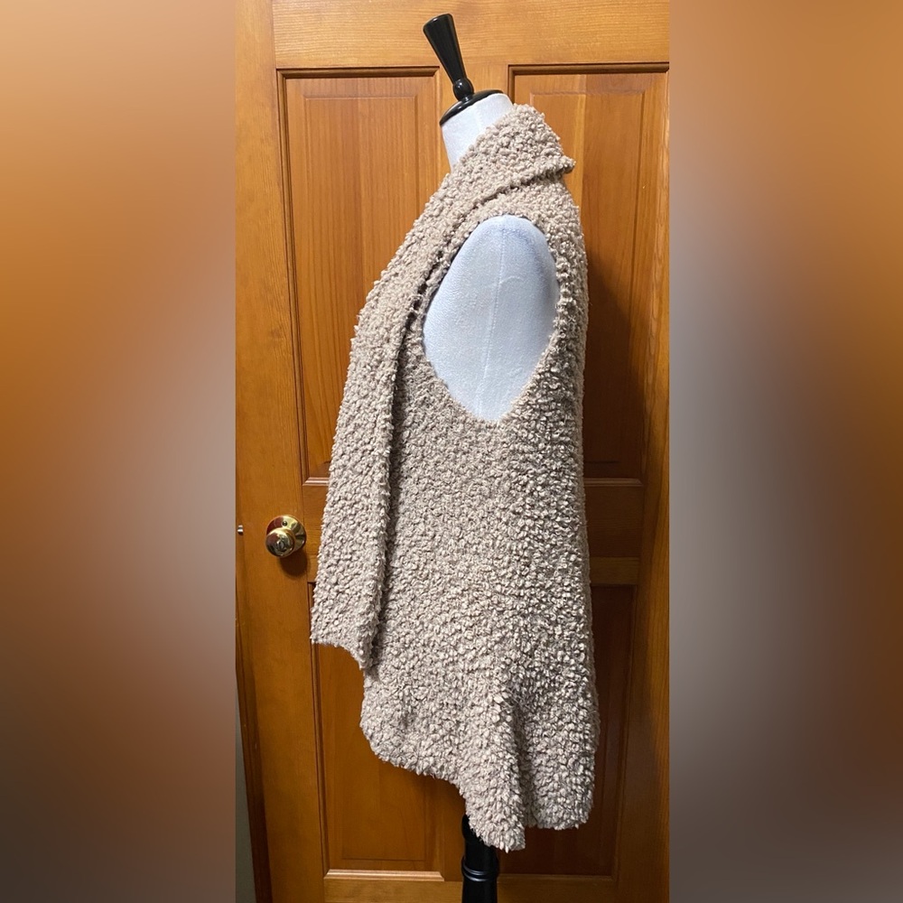 Maurices Teddy Wrap Vest - Picture 4 of 4